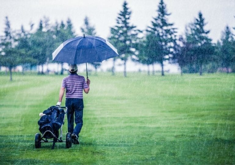 Wie verhält man sich bei Gewitter richtig auf dem Golfplatz?