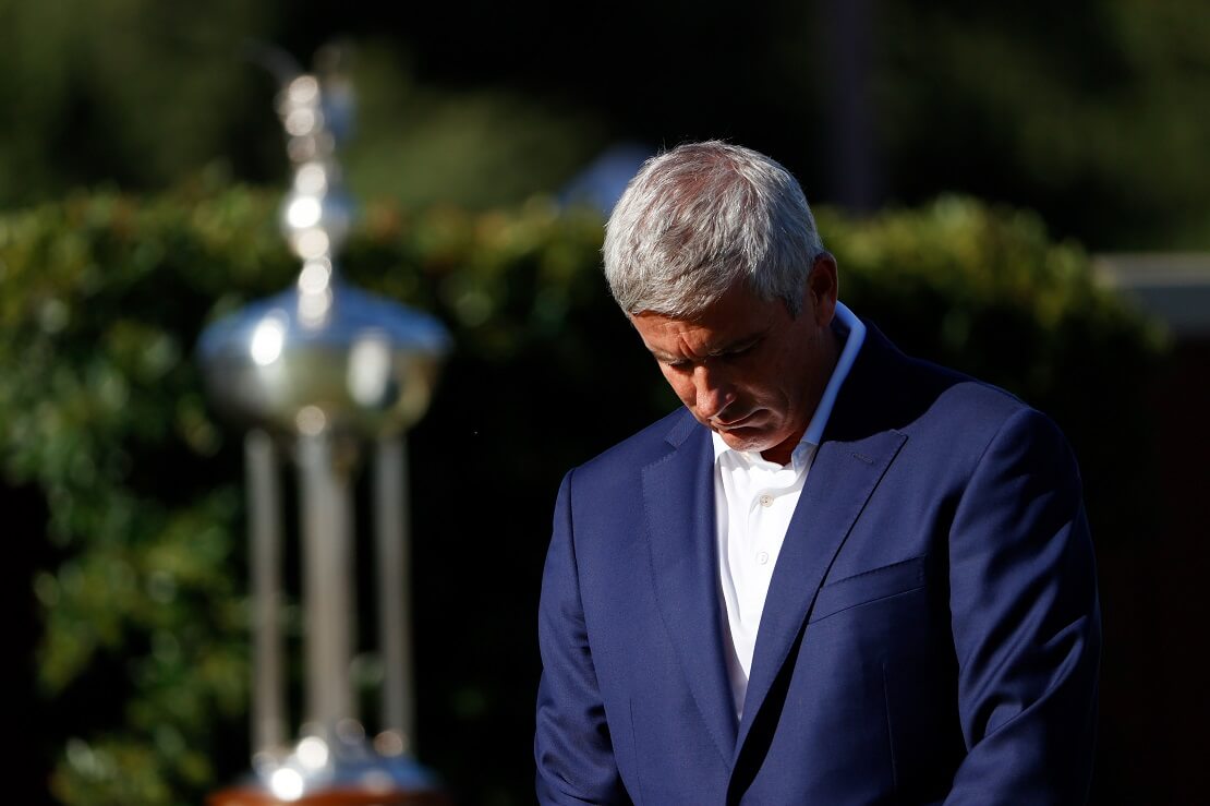 Jay Monahan während einer Schweigeminute bei der Charles Schwab Challenge.