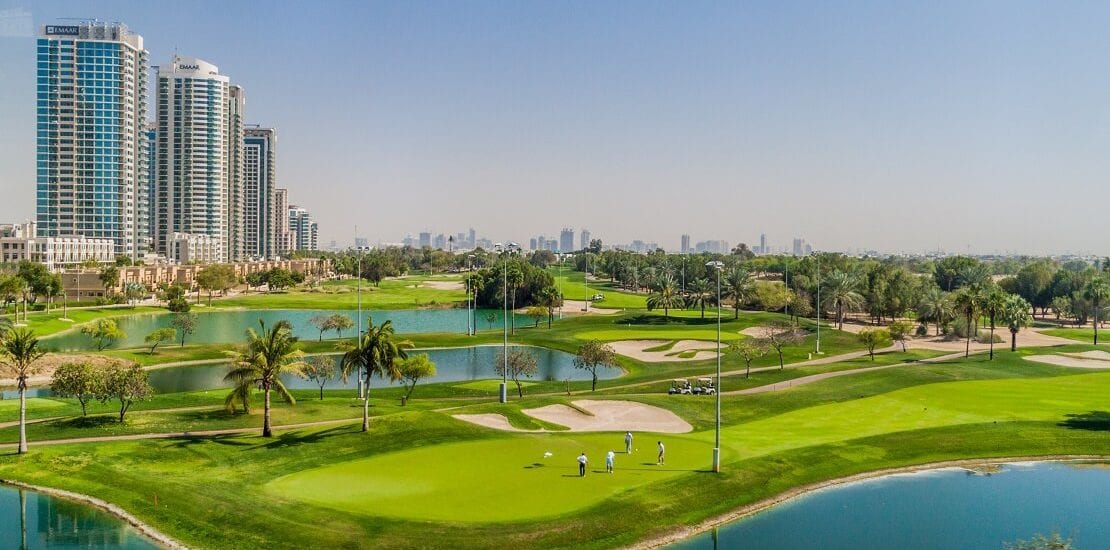 Der Emirates Golf Club in Dubai aus der Vogelperspektive