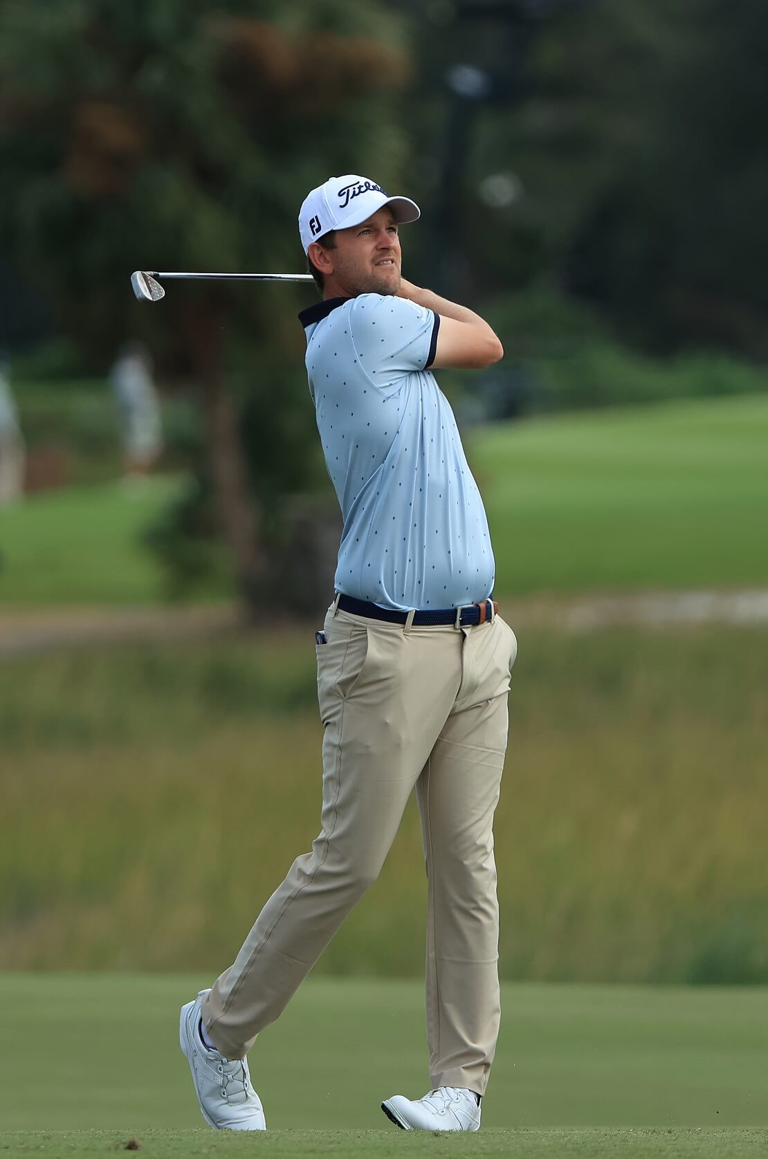 Bernd Wiesberger schaut seinem abgeschlagenen Ball hinterher