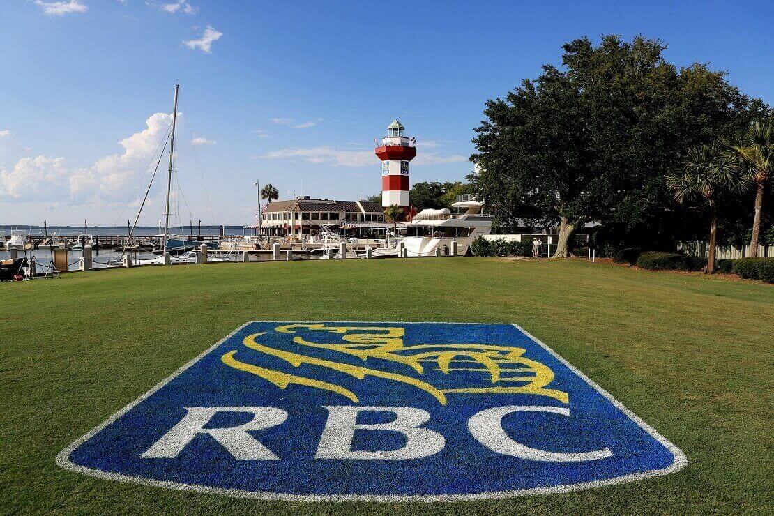 Harbour Town Golf Links mit RBC Heritage Logo und der Atlantikküste im Hintergrund