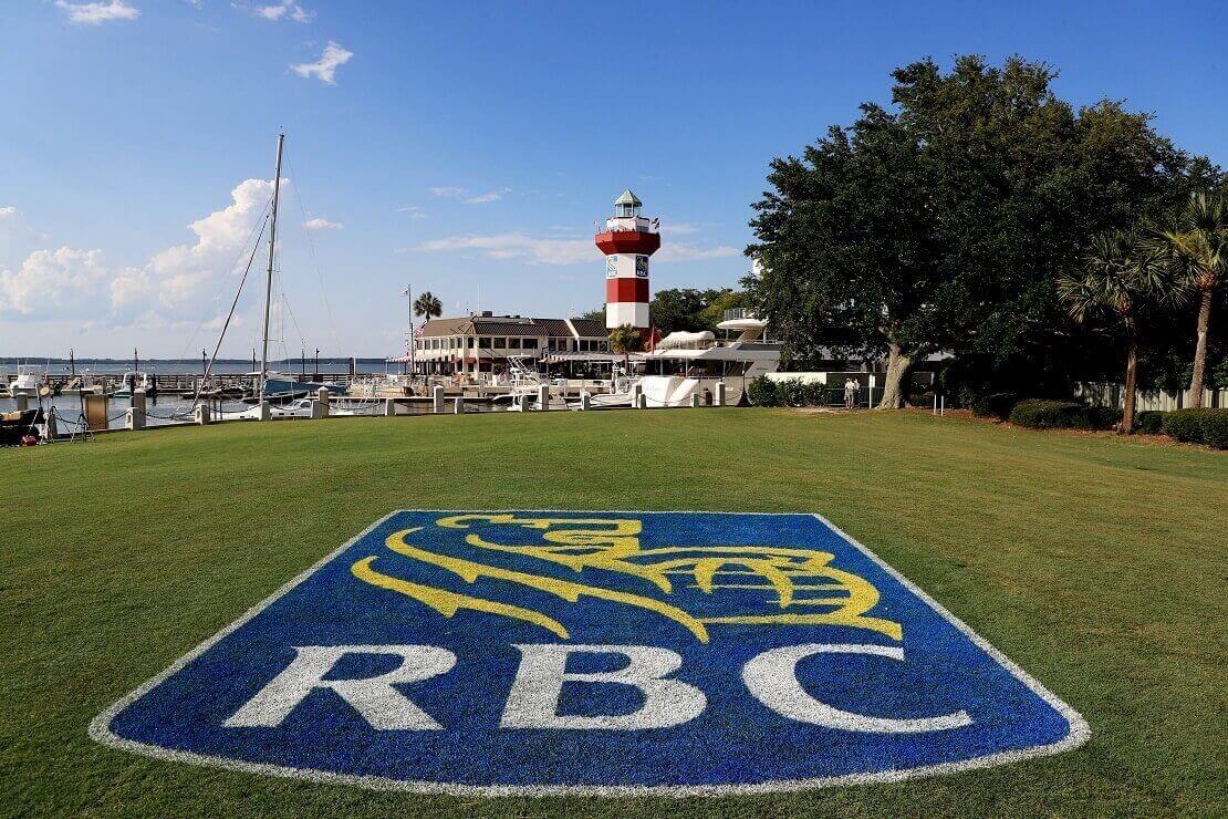Harbour Town Golf Links mit RBC Heritage Logo und der Atlantikküste im Hintergrund