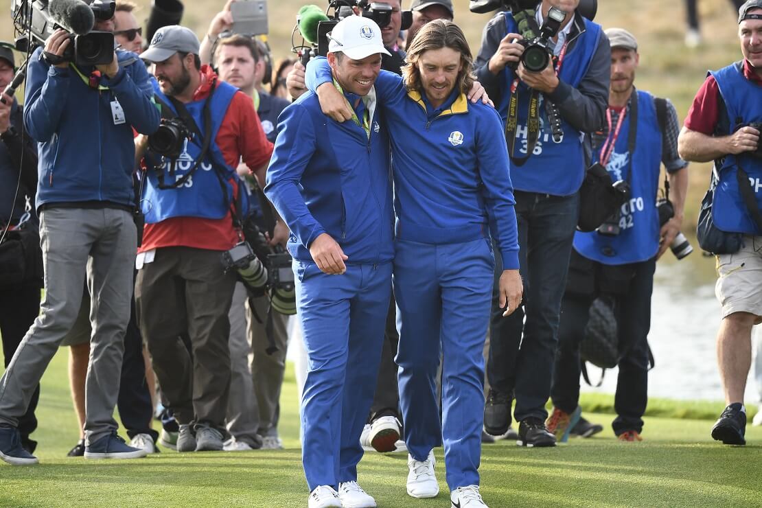 Paul Casey und Tommy Fleetwood Arm in Arm beim Ryder Cup