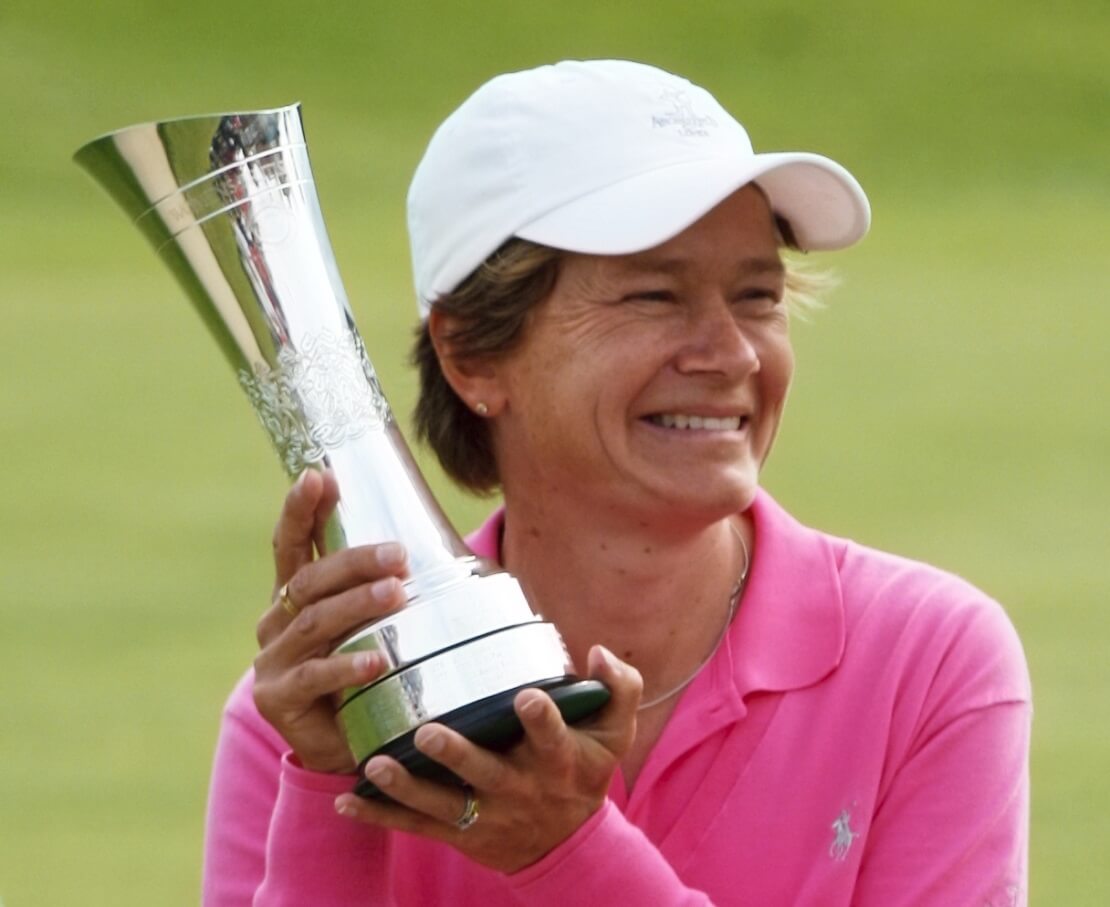 Catriona Matthew mit der Trophäe der Women's British Open