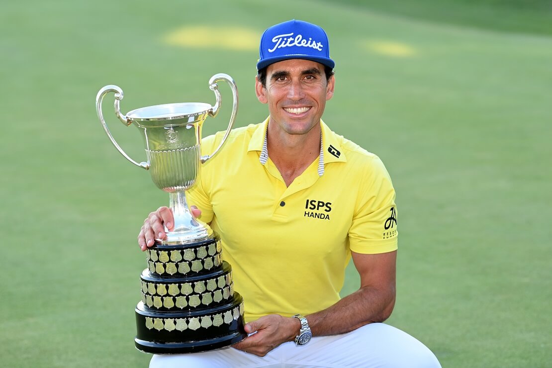 Rafa Cabrera Bello mit Trophäe