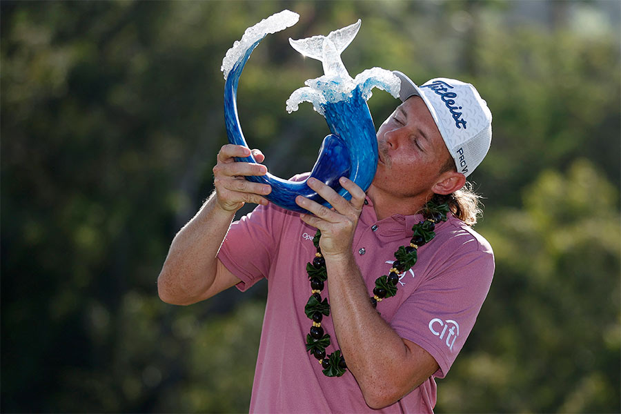 Cameron Smith mit der Trophäe des Sentry Tournament of Champions