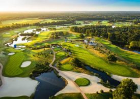 Der Grean Eagle Golfplatz aus Vogelperspektive