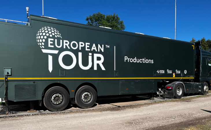 Ein Truck mit der Aufschrift European Tour