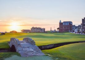 Old Course St. Andrews: Brücke im Sonnenuntergang