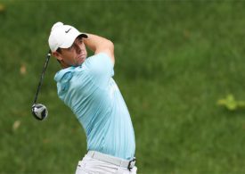 Rory Mcilroy beim Abschlag mit dem Driver