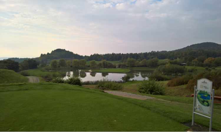 GC Hardenberg Niedersachsen Course: See an Loch 11