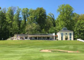 Das Clubhaus eines Golfclubs