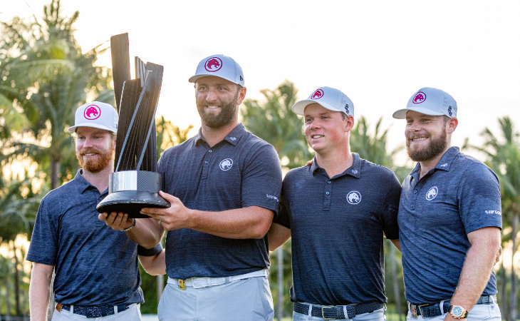 Das Team von Legion XIII mit der Trophäe des Turniers in Miami