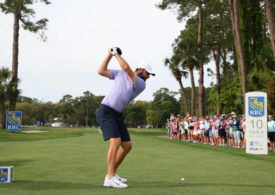 Scottie Scheffler beim Abschlag auf der zehnten Bahn des RBC Heritage