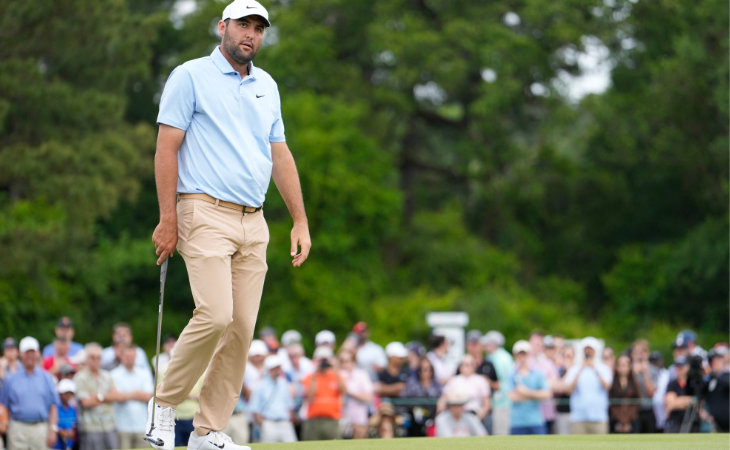 Scottie Scheffler guckt wenig begeistert auf dem Grün bei der Texas Children's Houston Open