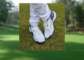 Nahaufnahme von Golfschuhen