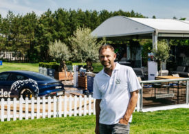 Michael Blesch, der Designer der Green Eagle Golf Courses auf einem Golfplatz