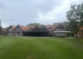 Das Clubhaus eines Golfclubs