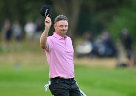 Justin Rose schenkt seine Kappe